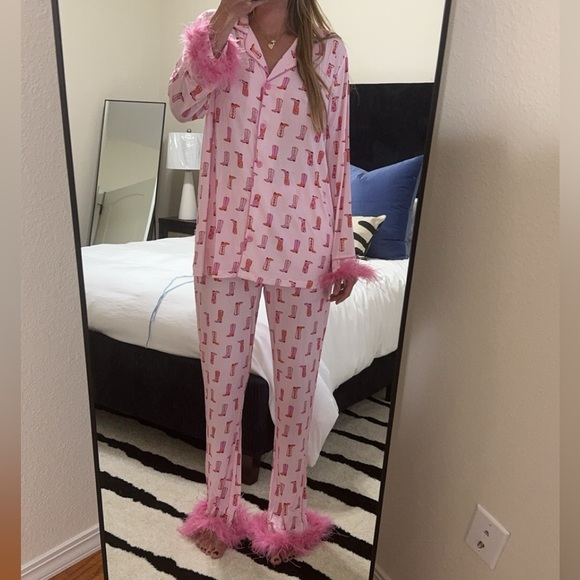 EXCLUSIVE YEE HAW HOLLIE WOMEN'S RELAXED FLARE FEATHERED DREAM SET size L and XL - Picture 2 of 2